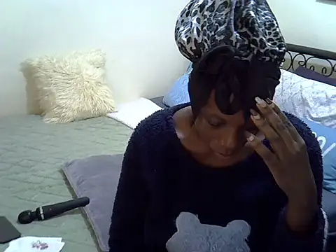 Snapshot of Sweet_Bear chatting on June 2026 05:29:02 PM Sweet Bear online show from June 2026 05:29:02 PM