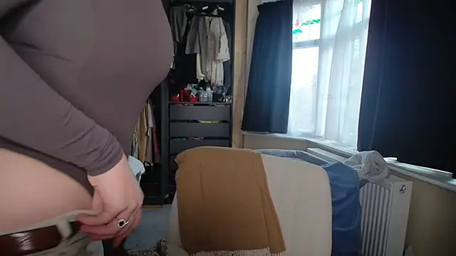 Snapshot of Bustyjessicalouu chatting on October 2025 02:46:01 PM Bustyjessicalouu online show from October 2025 02:46:01 PM