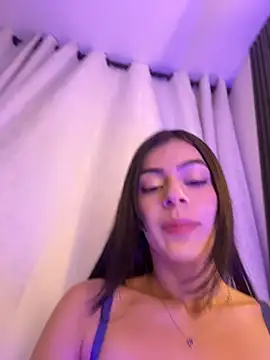 Snapshot of Julieta-sett chatting on May 2026 05:48:02 AM Julieta-sett online show from May 2026 05:48:02 AM