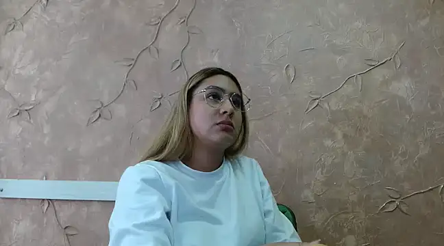 Miabonnett  online show from March 2025 06:15:02 PM