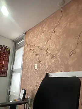 Miabonnett  online show from December 2025 12:11:02 PM