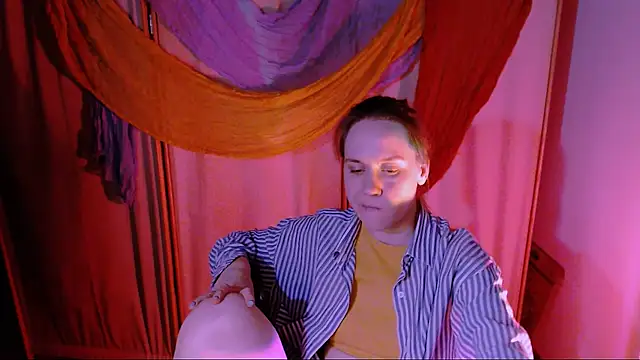 Malinax online show from October 2025 10:12:01 PM