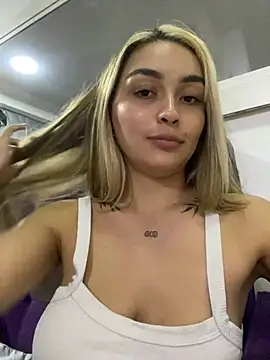 Snapshot of emma_oxford chatting on February 2025 11:49:01 PM emma oxford online show from February 2025 11:49:01 PM