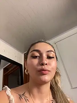 Snapshot of emma_oxford chatting on February 2025 11:45:01 PM emma oxford online show from February 2025 11:45:01 PM