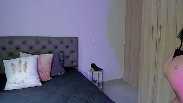 Deborah Colins online show from November 2025 07:25:01 PM