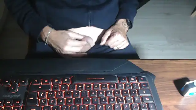 Adri gard online show from November 2025 09:13:02 PM