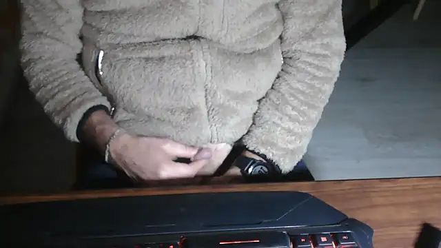 Adri gard online show from November 2025 09:05:02 PM