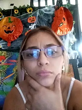 Snapshot of sofia_playful chatting on October 2025 09:13:01 PM sofia playful online show from October 2025 09:13:01 PM