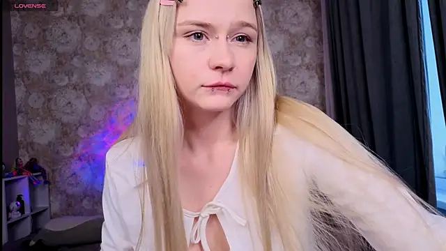 Snapshot of Milia_Parker chatting on July 2026 05:06:02 PM Milia Parker online show from July 2026 05:06:02 PM
