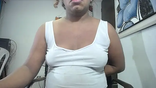 Snapshot of tsbigcock10incock chatting on October 2025 08:04:02 AM tsbigcock10incock online show from October 2025 08:04:02 AM