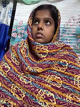 Beauty-queen online show from November 2025 02:06:02 PM