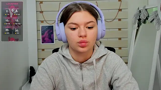 Josephine Kiss online show from January 2025 09:08:01 AM