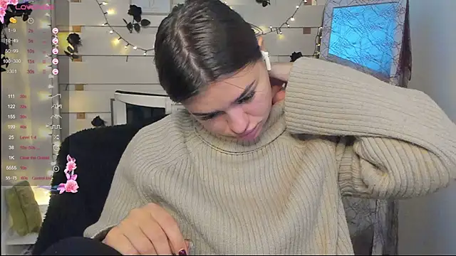 Josephine Kiss online show from October 2025 01:37:01 PM