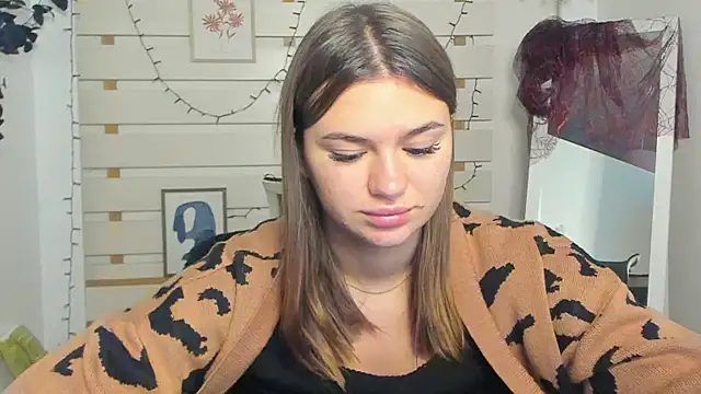 Josephine Kiss online show from November 2025 03:12:01 PM