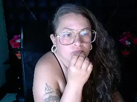 Snapshot of SaraThomso chatting on December 2024 09:06:02 AM SaraThomso online show from December 2024 09:06:02 AM