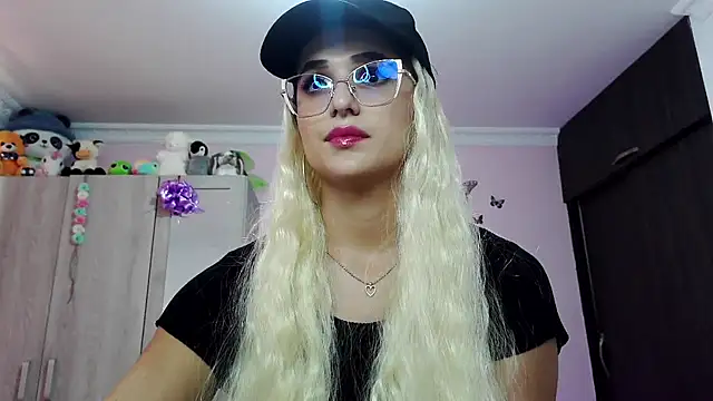 caroline jonson online show from February 2025 06:45:01 PM