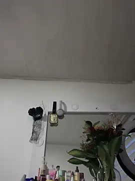 Lorraine Leon online show from March 2025 11:11:01 PM