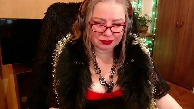 Miss Tress online show from December 2024 07:00:02 PM