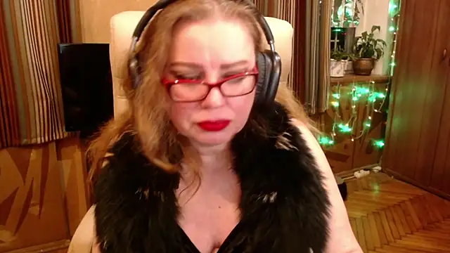 Miss Tress online show from February 2026 10:08:02 PM