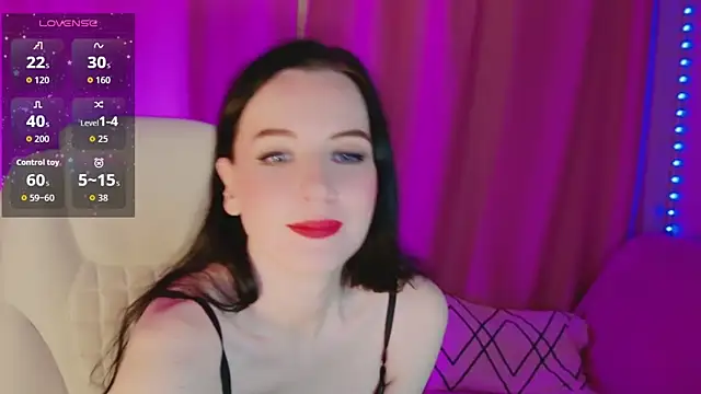Snapshot of AndreaAshton chatting on May 2026 05:32:02 PM AndreaAshton online show from May 2026 05:32:02 PM