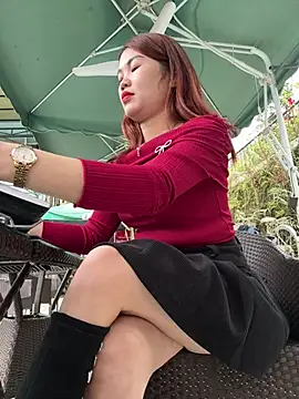 Emily 9xx online show from February 2025 05:02:01 AM