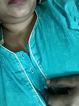 Snapshot of cuteyqueen chatting on December 2024 12:56:02 PM cuteyqueen online show from December 2024 12:56:02 PM