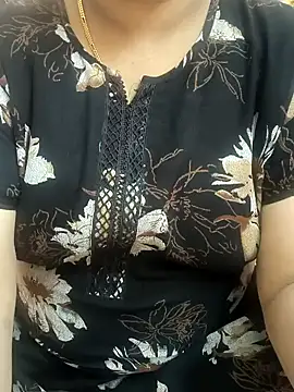 Snapshot of cuteyqueen chatting on December 2024 05:18:02 AM cuteyqueen online show from December 2024 05:18:02 AM