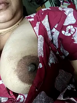 Snapshot of cuteyqueen chatting on January 2025 03:11:02 AM cuteyqueen online show from January 2025 03:11:02 AM