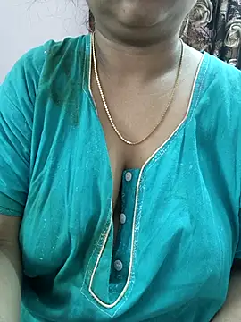 Snapshot of cuteyqueen chatting on March 2025 01:56:02 AM cuteyqueen online show from March 2025 01:56:02 AM