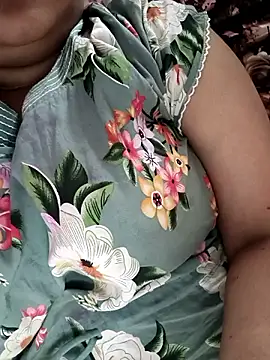 Snapshot of cuteyqueen chatting on March 2025 01:53:02 AM cuteyqueen online show from March 2025 01:53:02 AM