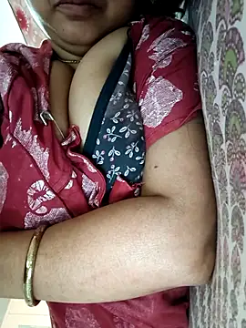 Snapshot of cuteyqueen chatting on October 2025 01:37:02 AM cuteyqueen online show from October 2025 01:37:02 AM