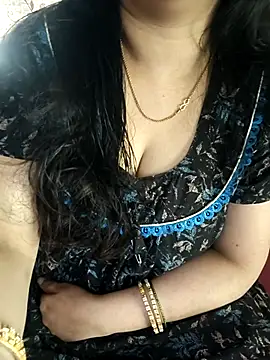 cuteyqueen online show from February 2026 05:39:01 AM