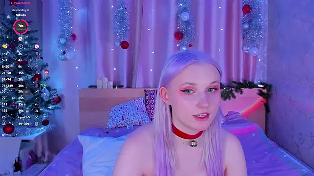 Snapshot of SweeteRose_Royce chatting on December 2024 05:54:02 PM SweeteRose Royce online show from December 2024 05:54:02 PM