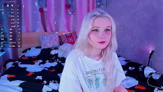 Snapshot of SweeteRose_Royce chatting on January 2025 03:18:02 PM SweeteRose Royce online show from January 2025 03:18:02 PM