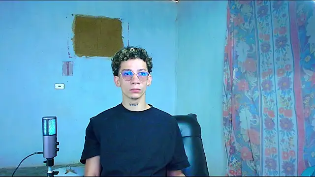 Snapshot of mateodeamjo chatting on February 2026 03:59:01 PM mateodeamjo online show from February 2026 03:59:01 PM