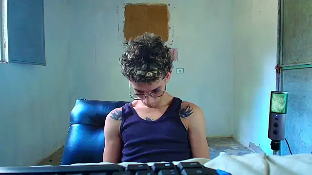 Snapshot of mateodeamjo chatting on February 2026 02:13:02 PM mateodeamjo online show from February 2026 02:13:02 PM