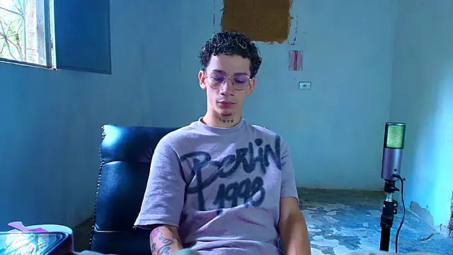 Snapshot of mateodeamjo chatting on February 2026 05:21:01 PM mateodeamjo online show from February 2026 05:21:01 PM