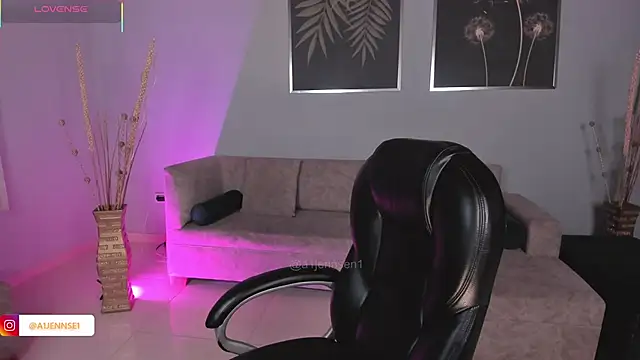 AllyJensen online show from October 2025 10:38:01 AM