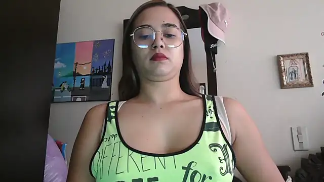 trianabell online show from February 2026 05:36:02 PM