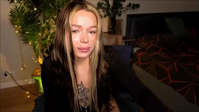 Snapshot of Lily_Yin chatting on February 2025 06:20:01 AM Lily Yin online show from February 2025 06:20:01 AM