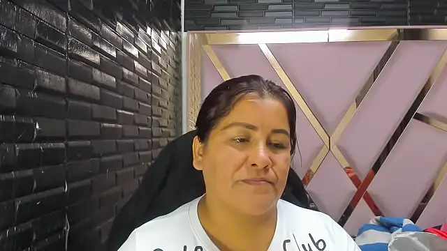 DaianaLutz online show from November 2025 03:47:01 PM