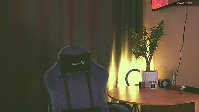 Snapshot of Polusladkoye chatting on February 2025 06:15:02 PM Polusladkoye online show from February 2025 06:15:02 PM