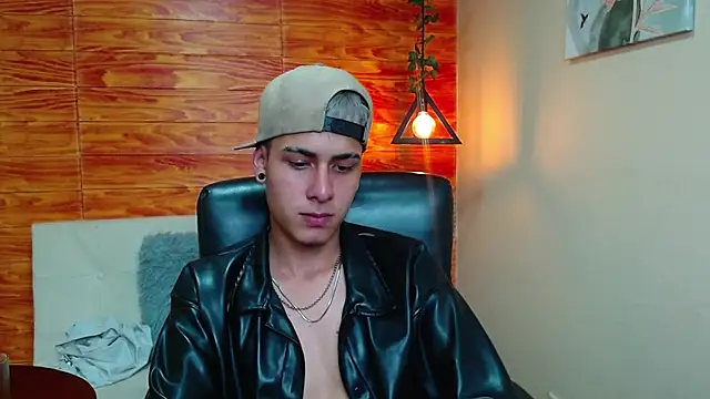 Bastiaan 28 online show from December 2024 03:08:01 AM