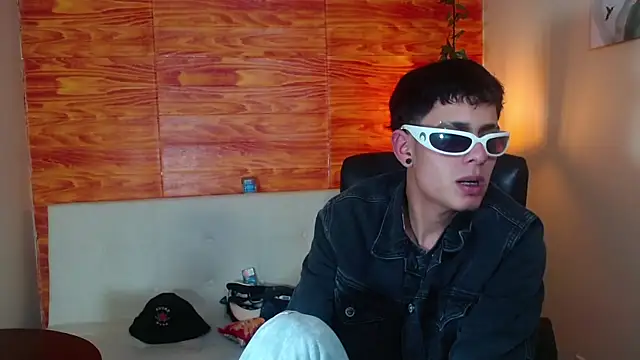 Bastiaan 28 online show from March 2025 03:08:02 AM