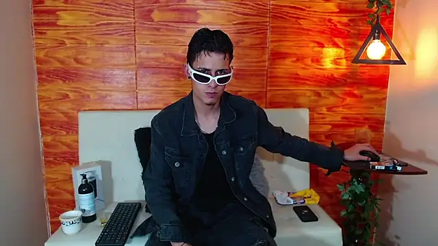 Bastiaan 28 online show from March 2025 10:02:01 AM