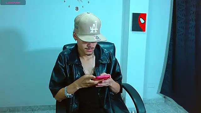 Bastiaan 28 online show from September 2025 02:02:02 AM