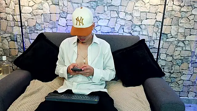 Bastiaan 28 online show from November 2025 04:56:01 AM