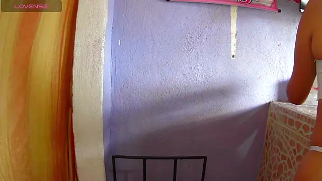 lynieh- online show from October 2025 08:50:02 PM