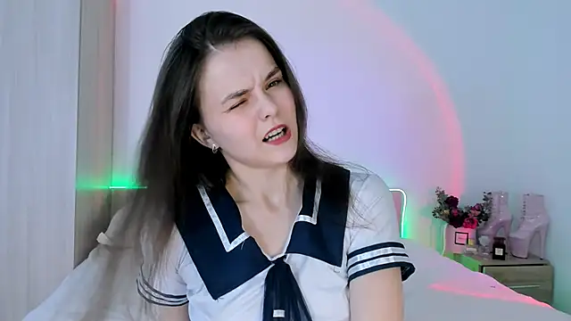 evelinal ove online show from March 2025 05:24:02 AM