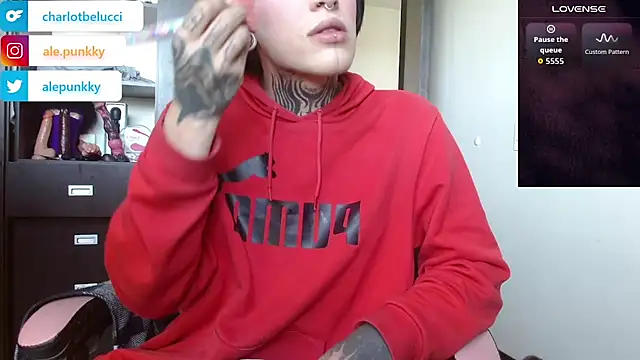 Snapshot of charlotbelucci_ chatting on November 2025 07:58:01 PM charlotbelucci online show from November 2025 07:58:01 PM